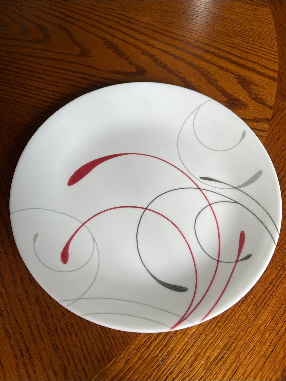 Corelle 8 1/2” Set of 4 Salad Plates in the Splendor Pattern